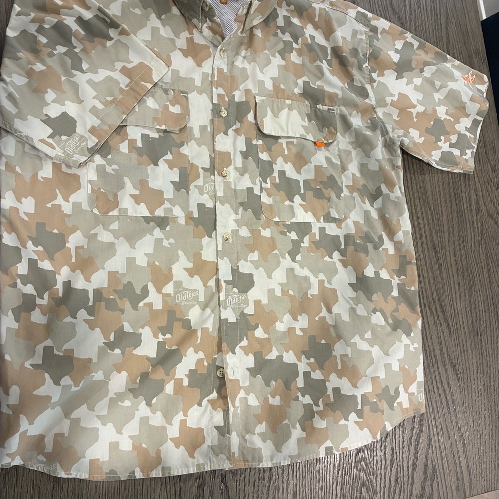 Men's Casual Short-Sleeve Button-Down Shirt - Tan & Cream Camo